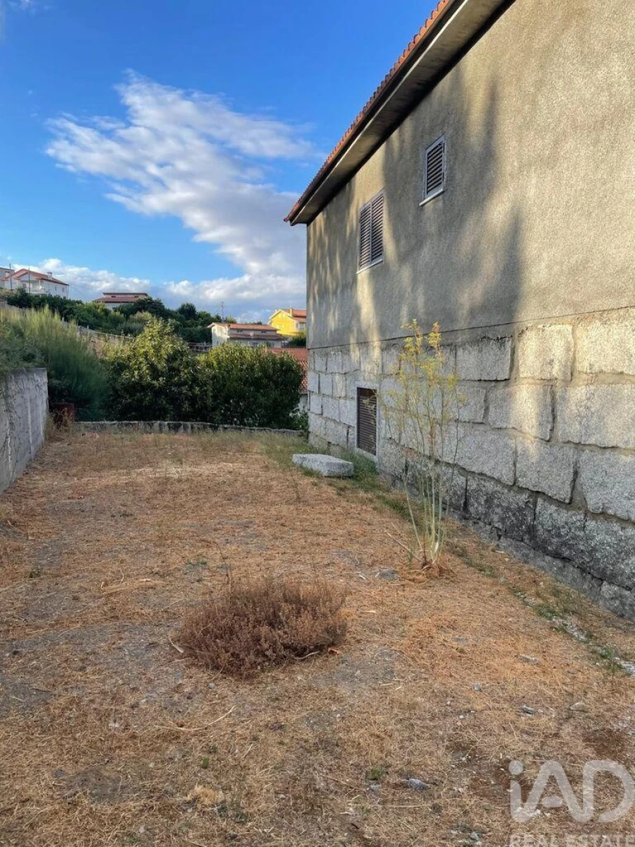 Moradia T4 para Venda em Calvão e Soutelinho da Raia Foto 14