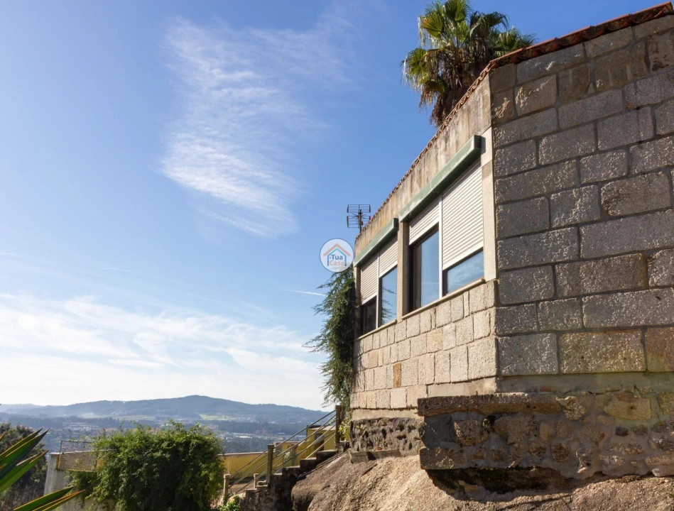 Moradia T5 para Venda em Moure Foto 1