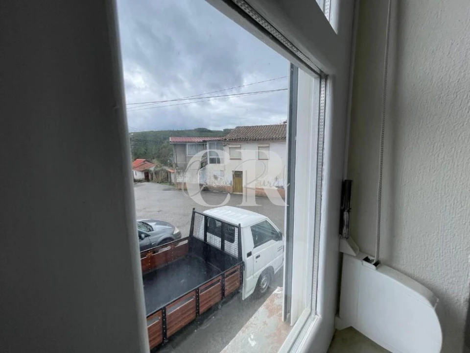 Moradia T2 para Venda em Mouronho Foto 11