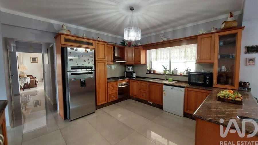 Moradia T4 para Venda em Santa Barbara de Nexe Foto 10