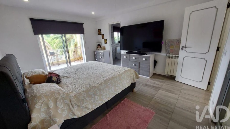 Moradia T4 para Venda em Santa Barbara de Nexe Foto 21