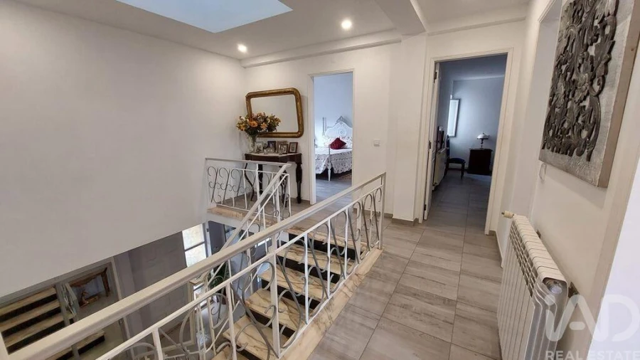 Moradia T4 para Venda em Santa Barbara de Nexe Foto 15