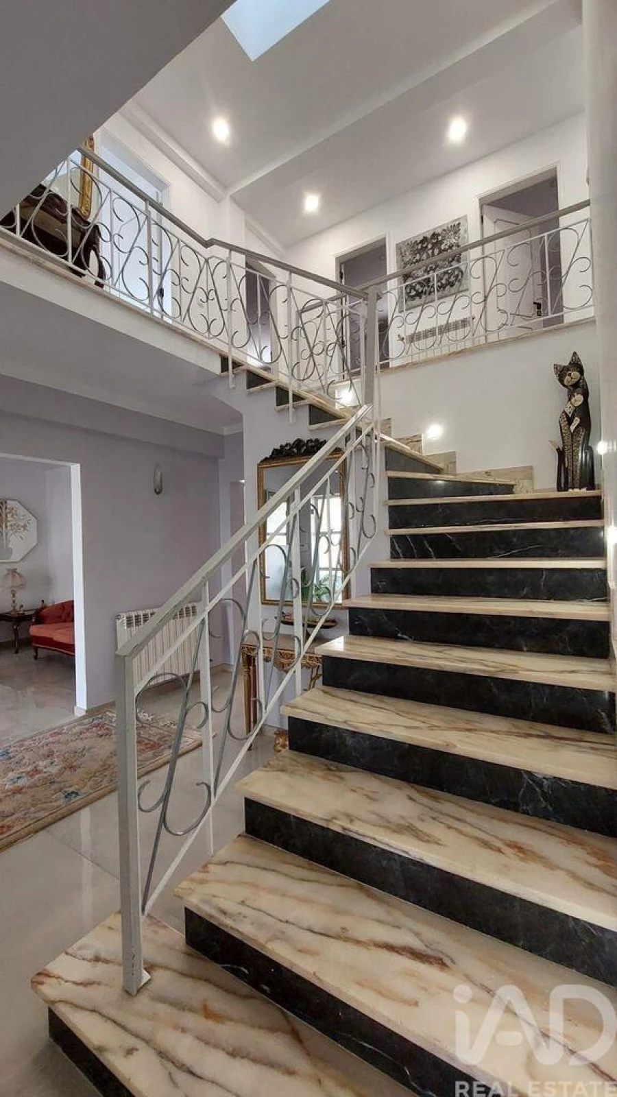 Moradia T4 para Venda em Santa Barbara de Nexe Foto 5