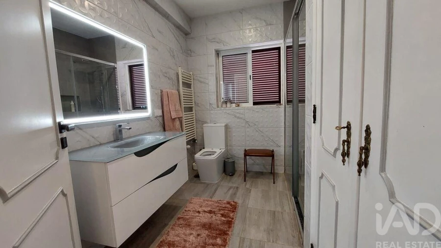 Moradia T4 para Venda em Santa Barbara de Nexe Foto 11