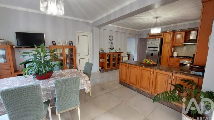 Moradia T4 para Venda em Santa Barbara de Nexe Foto 14