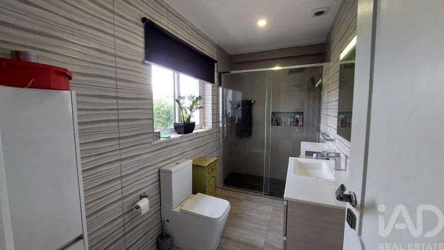 Moradia T4 para Venda em Santa Barbara de Nexe Foto 20