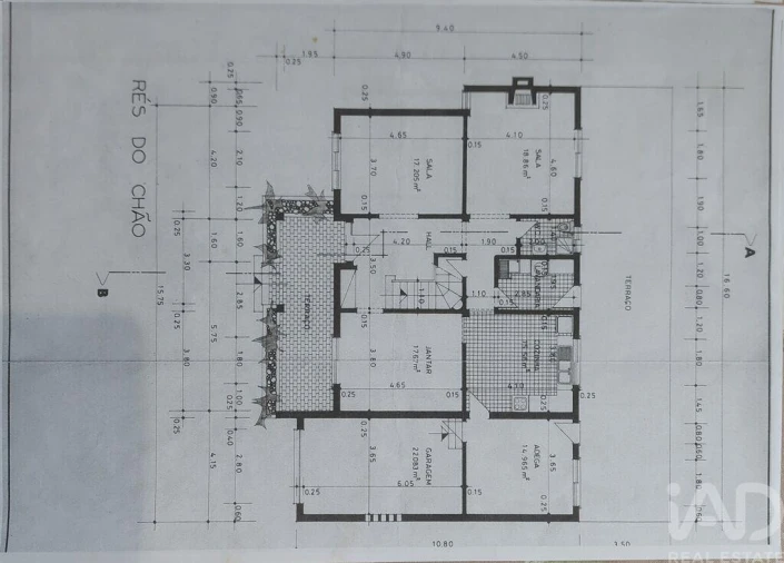Moradia T4 para Venda em Santa Barbara de Nexe Foto 24