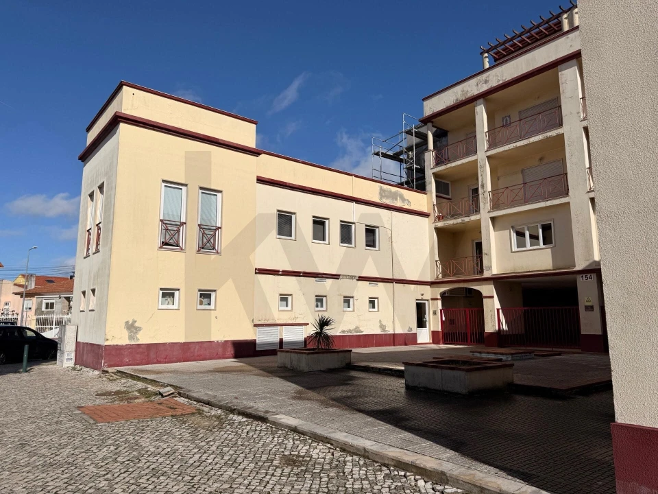 Escritório para Arrendamento em São Domingos de Rana Foto 1