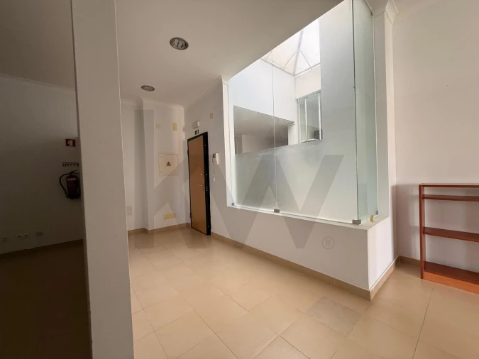 Escritório para Arrendamento em São Domingos de Rana Foto 5