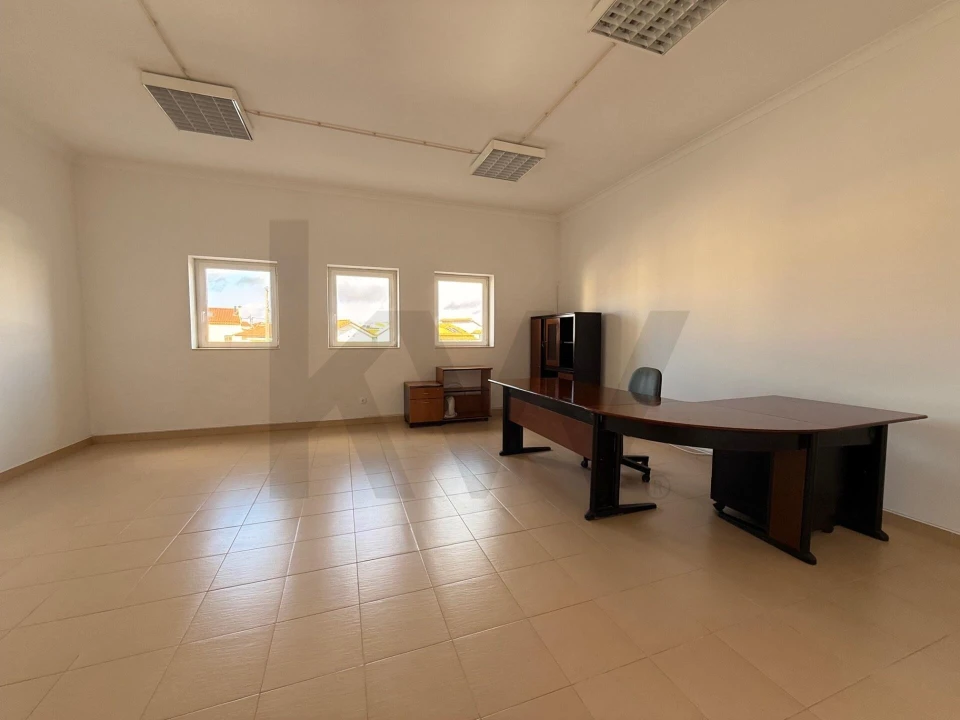 Escritório para Arrendamento em São Domingos de Rana Foto 15