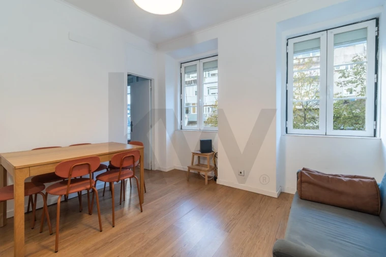 Apartamento T2 para Venda em Penha de França Foto 2