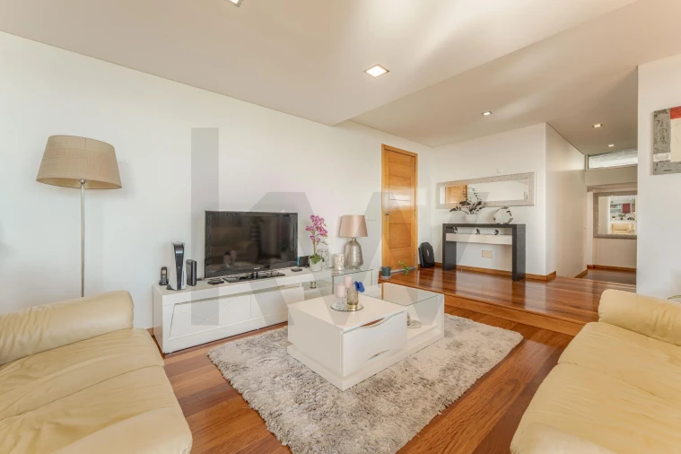 Moradia T3 para Venda em Santa Cruz Foto 32