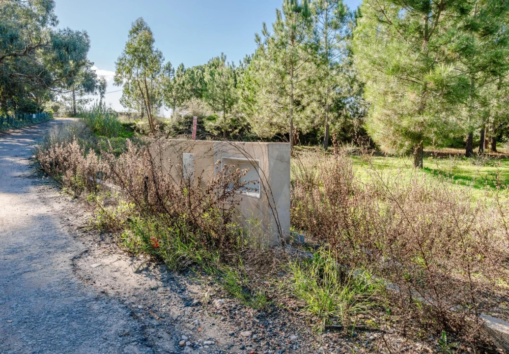 Terreno para Venda em Santo Antonio da Charneca Foto 3