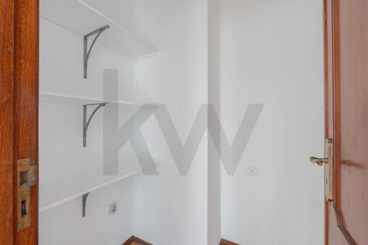Apartamento T4 para Venda em Lourosa Foto 7