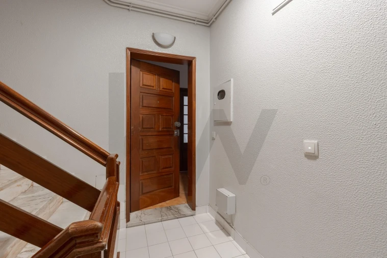 Apartamento T4 para Venda em Lourosa Foto 4