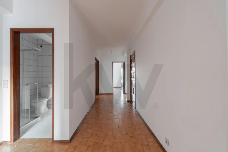 Apartamento T4 para Venda em Lourosa Foto 14