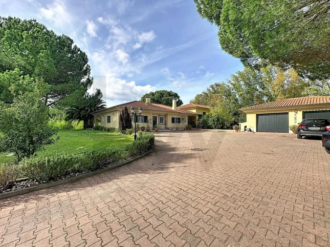 Moradia T4 para Venda em Santo Estêvão Foto 5