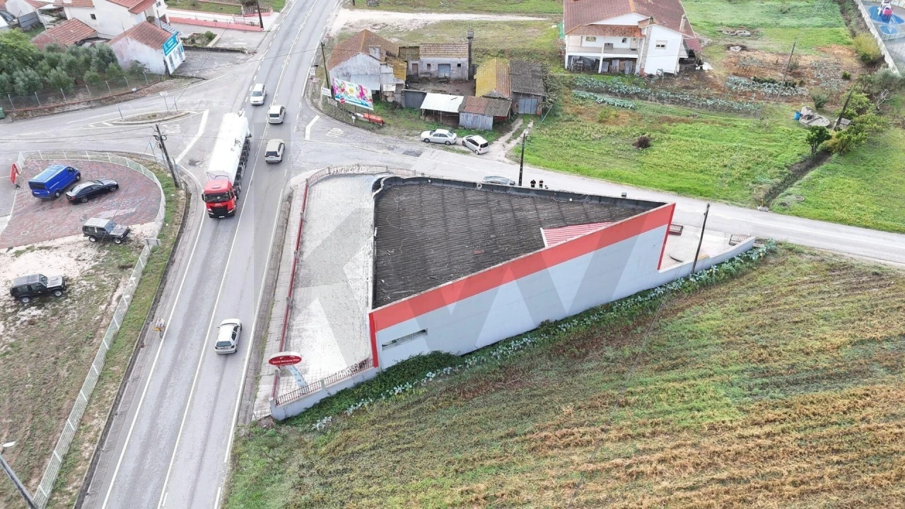 Negócio para Venda em Carriço Foto 5