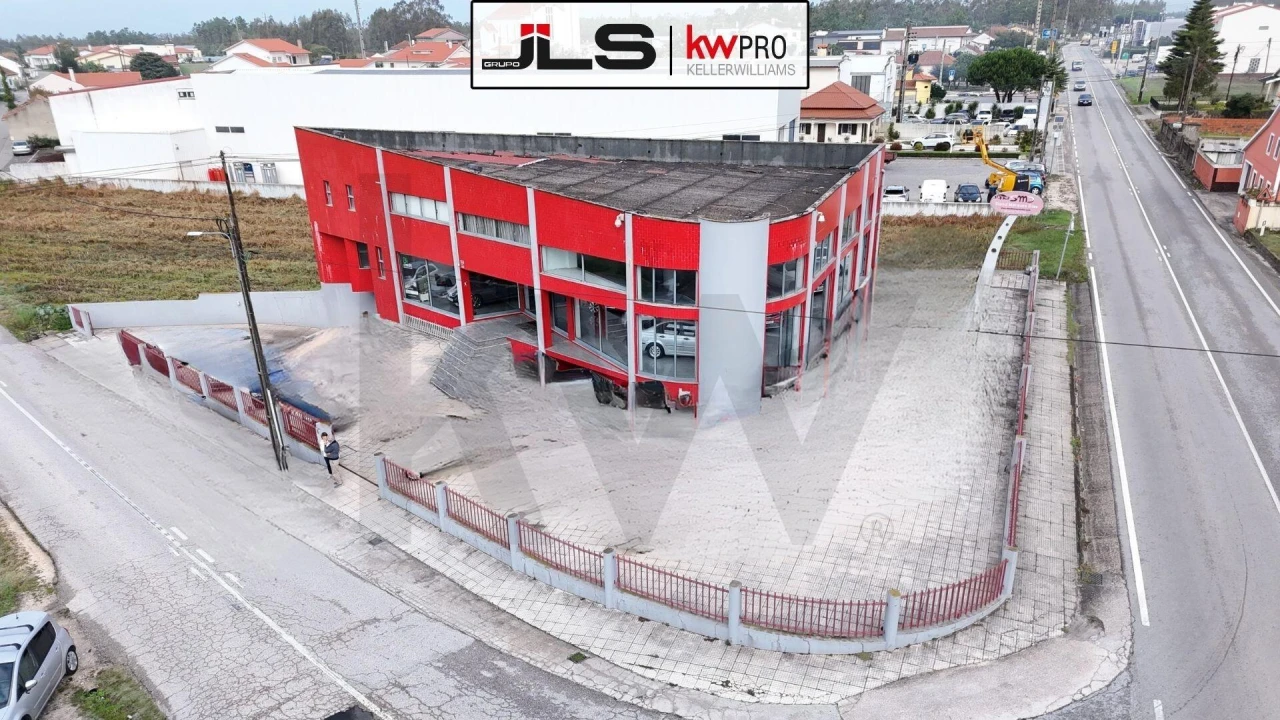 Negócio para Venda em Carriço Foto 1