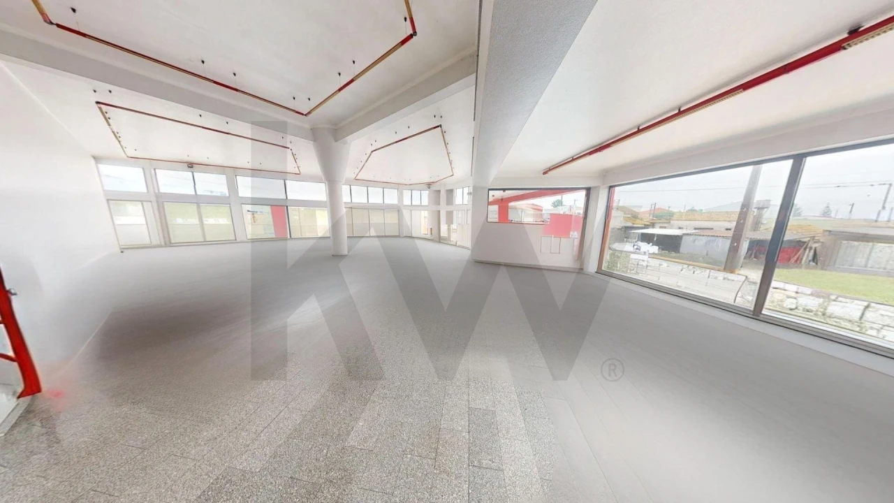 Negócio para Venda em Carriço Foto 17