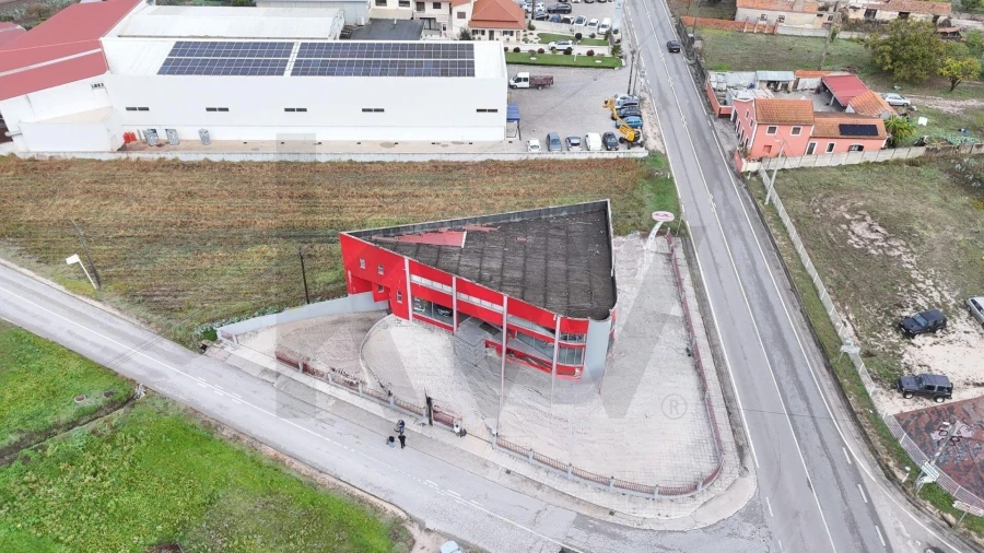 Negócio para Venda em Carriço Foto 2