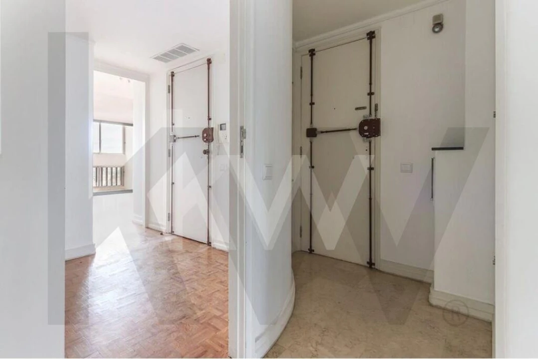 Apartamento T4 para Arrendamento em Alvalade Foto 26