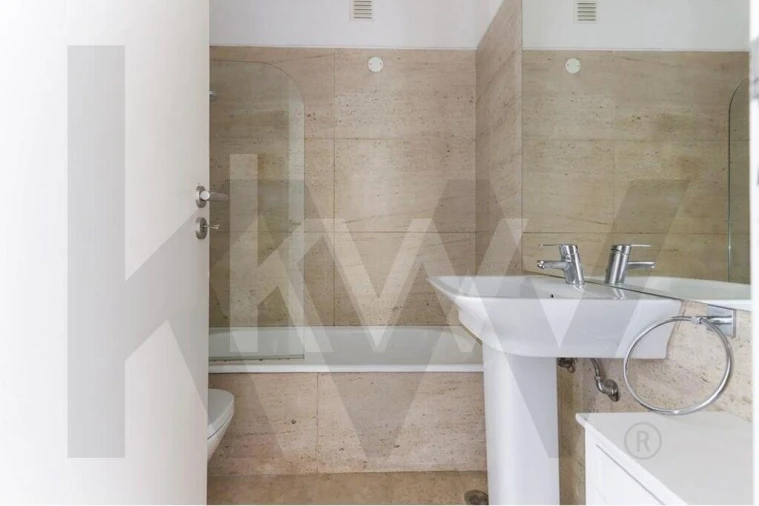 Apartamento T4 para Arrendamento em Alvalade Foto 15