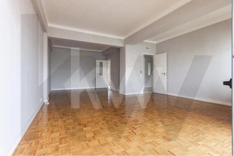 Apartamento T4 para Arrendamento em Alvalade Foto 4