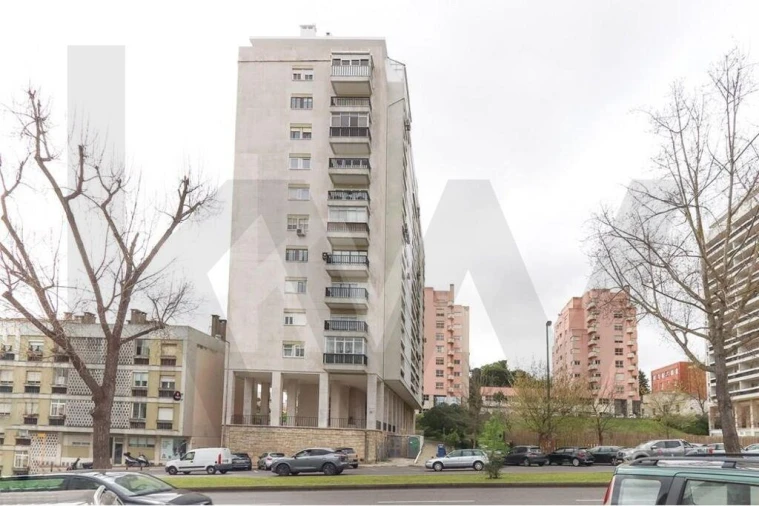 Apartamento T4 para Arrendamento em Alvalade Foto 42