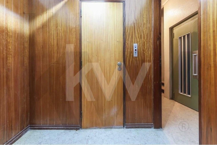 Apartamento T4 para Arrendamento em Alvalade Foto 2