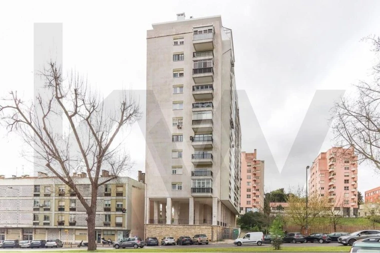 Apartamento T4 para Arrendamento em Alvalade