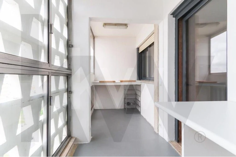 Apartamento T4 para Arrendamento em Alvalade Foto 35