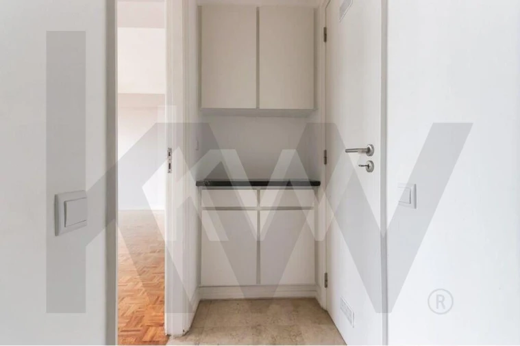 Apartamento T4 para Arrendamento em Alvalade Foto 25
