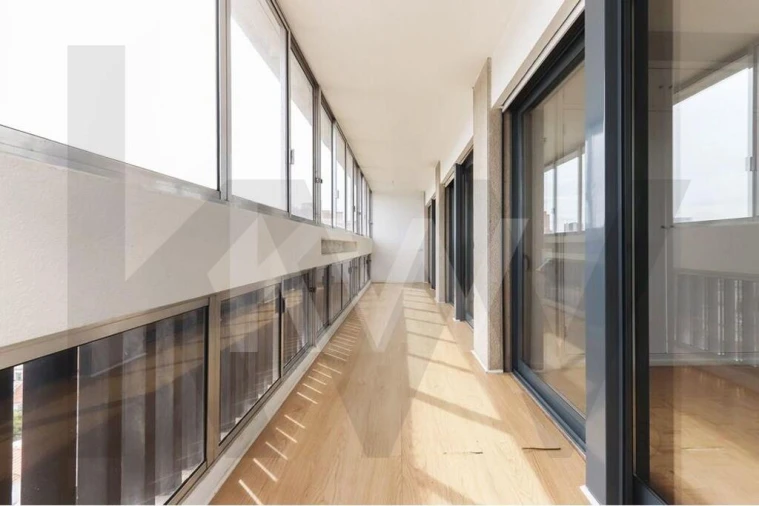 Apartamento T4 para Arrendamento em Alvalade Foto 18