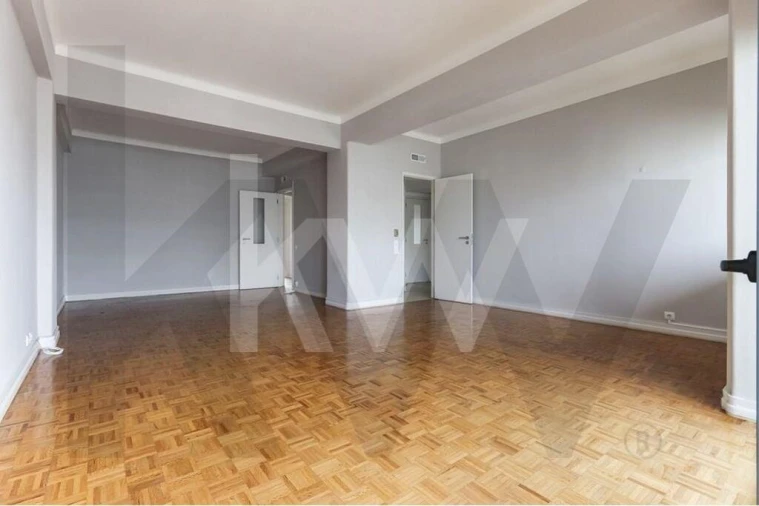 Apartamento T4 para Arrendamento em Alvalade Foto 3