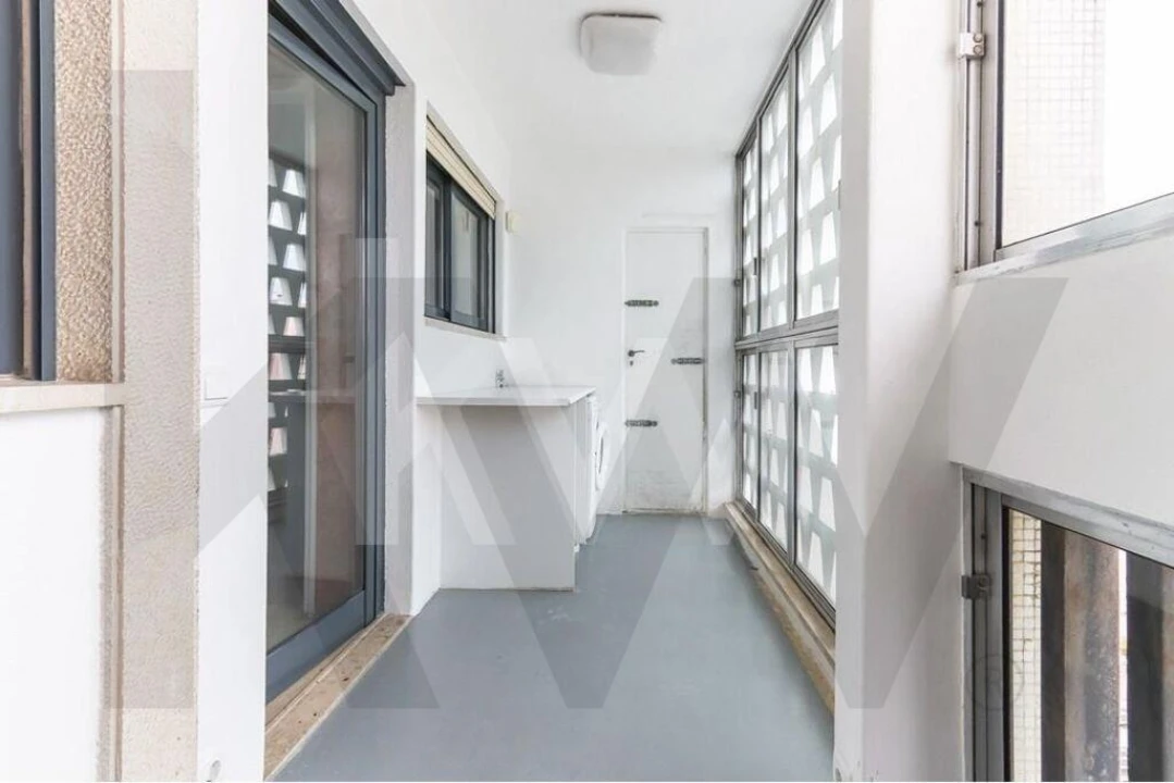 Apartamento T4 para Arrendamento em Alvalade Foto 34