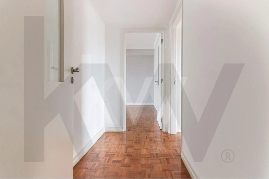 Apartamento T4 para Arrendamento em Alvalade Foto 7