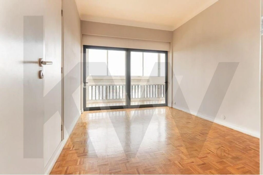 Apartamento T4 para Arrendamento em Alvalade Foto 10