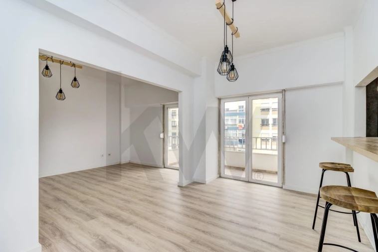 Apartamento T2 para Arrendamento em Carnaxide e Queijas Foto 2