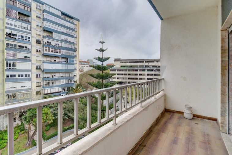 Apartamento T2 para Arrendamento em Carnaxide e Queijas Foto 9
