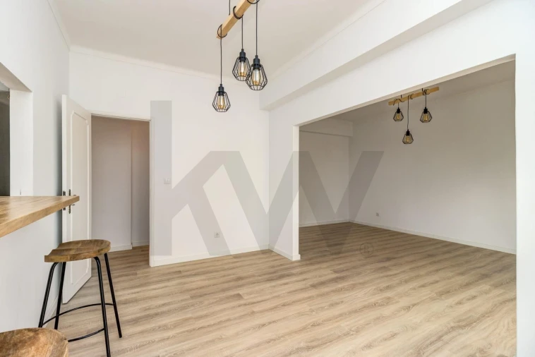 Apartamento T2 para Arrendamento em Carnaxide e Queijas Foto 3