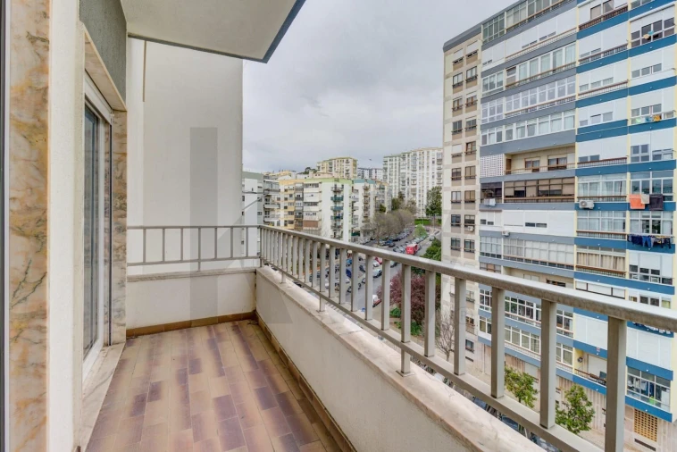 Apartamento T2 para Arrendamento em Carnaxide e Queijas Foto 8
