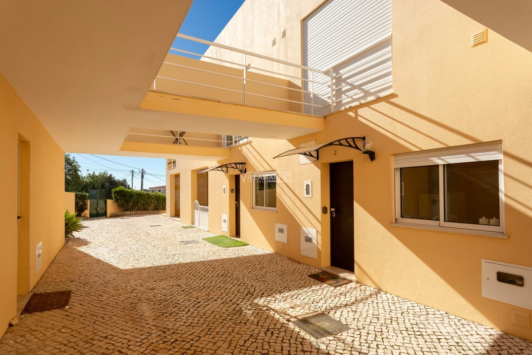 Moradia T2 para Venda em Albufeira e Olhos de Água Foto 3