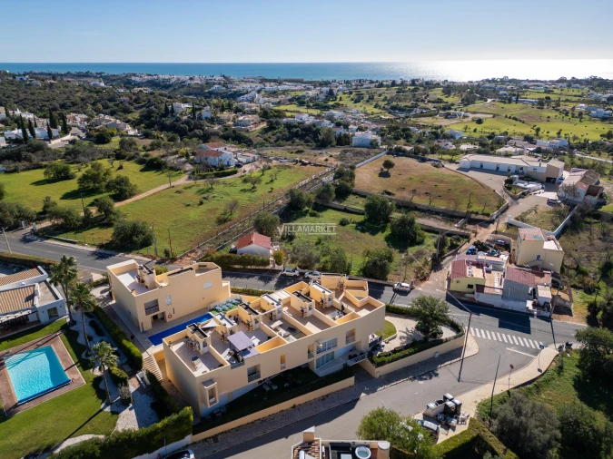 Moradia T2 para Venda em Albufeira e Olhos de Água Foto 2