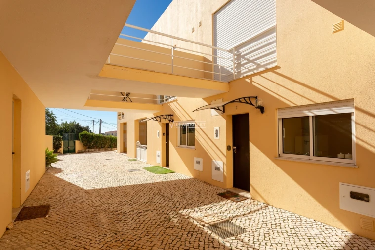 Moradia T2 para Venda em Albufeira e Olhos de Água Foto 3