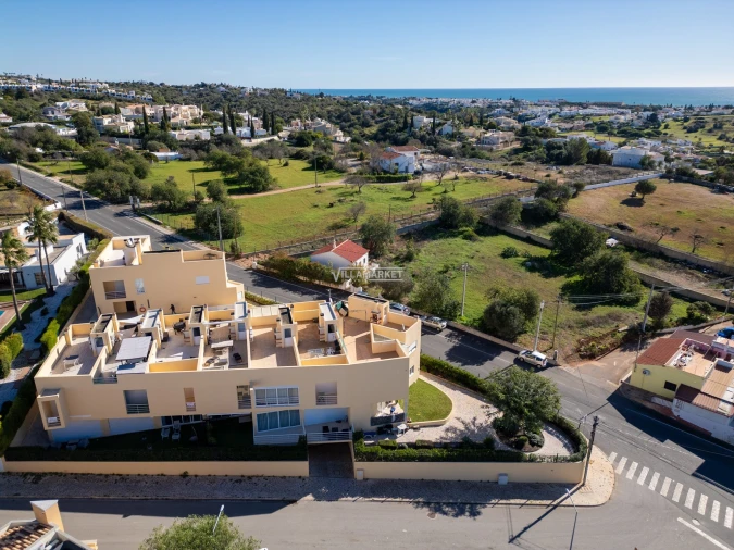 Moradia T2 para Venda em Albufeira e Olhos de Água Foto 16