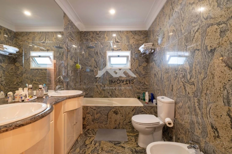 Moradia T5 para Venda em Gondomar (São Cosme), Valbom e Jovim Foto 46