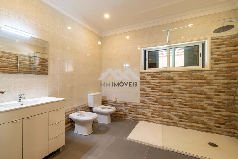 Moradia T5 para Venda em Gondomar (São Cosme), Valbom e Jovim Foto 41