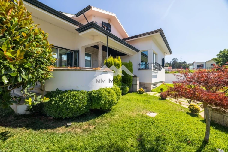 Moradia T5 para Venda em Gondomar (São Cosme), Valbom e Jovim Foto 10