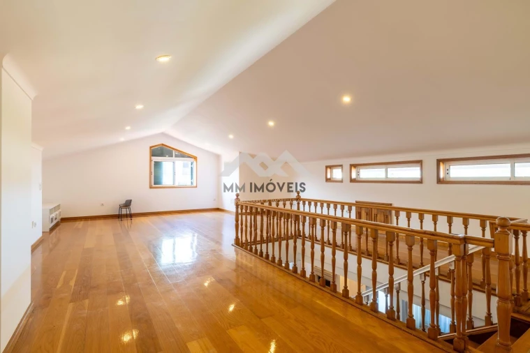 Moradia T5 para Venda em Gondomar (São Cosme), Valbom e Jovim Foto 32